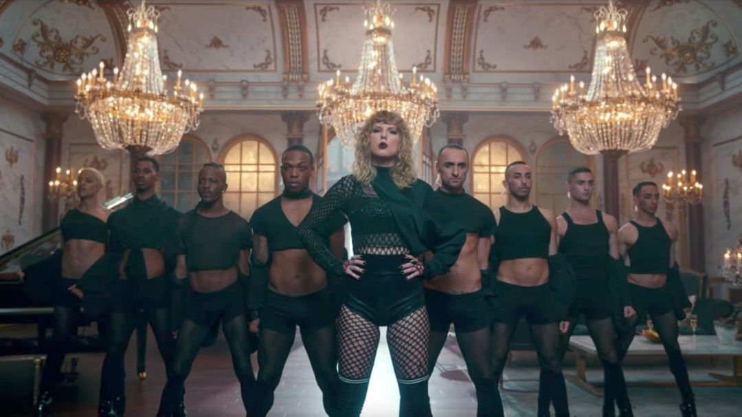 taylor-swift-look-what-you-made-me-do-music-video-formation-dfcb9541-a92b-453e-b4b7-7c4c13974987-1503927888.jpg